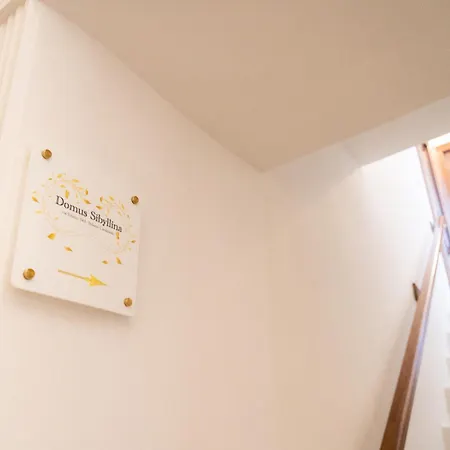 Domus Sibyllina, Palazzo Cavalcanti Bed and breakfast
